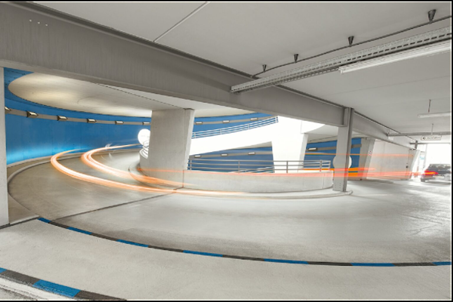 Poburski Futura bringt all seine Kompetenz und Innovationskraft ein, wenn es um den Bau, die Instandsetzung oder Sanierung von Fahrbahnbelägen in Parkhäusern geht.