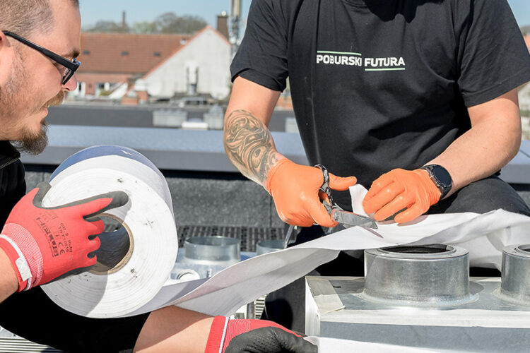 Handwerker bringen Revitalisierungsbahn auf